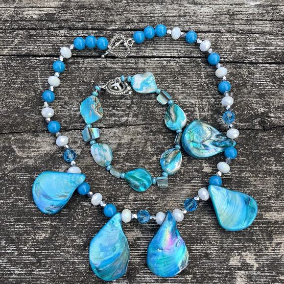Dyed Blue Shell Necklace Bracelet Set Beaded Costume Jewelry Toggle Clasp Boho - Picture 13 of 16